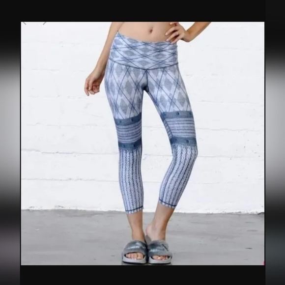 Niyama Sol Pants - Niyama Sol Beachcomber Eleanor Crop Capri Leggings, Blue, S